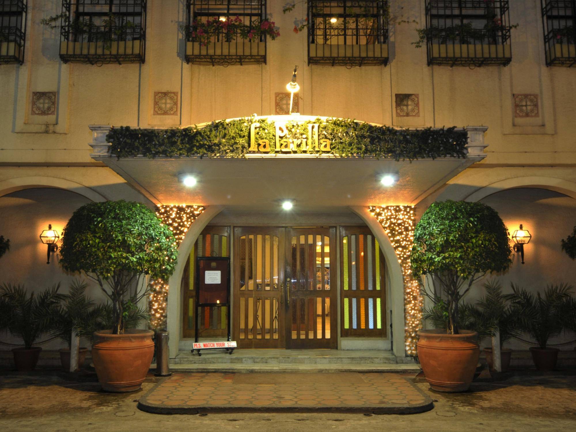 La Parilla Hotel Cabanatuan City Ngoại thất bức ảnh